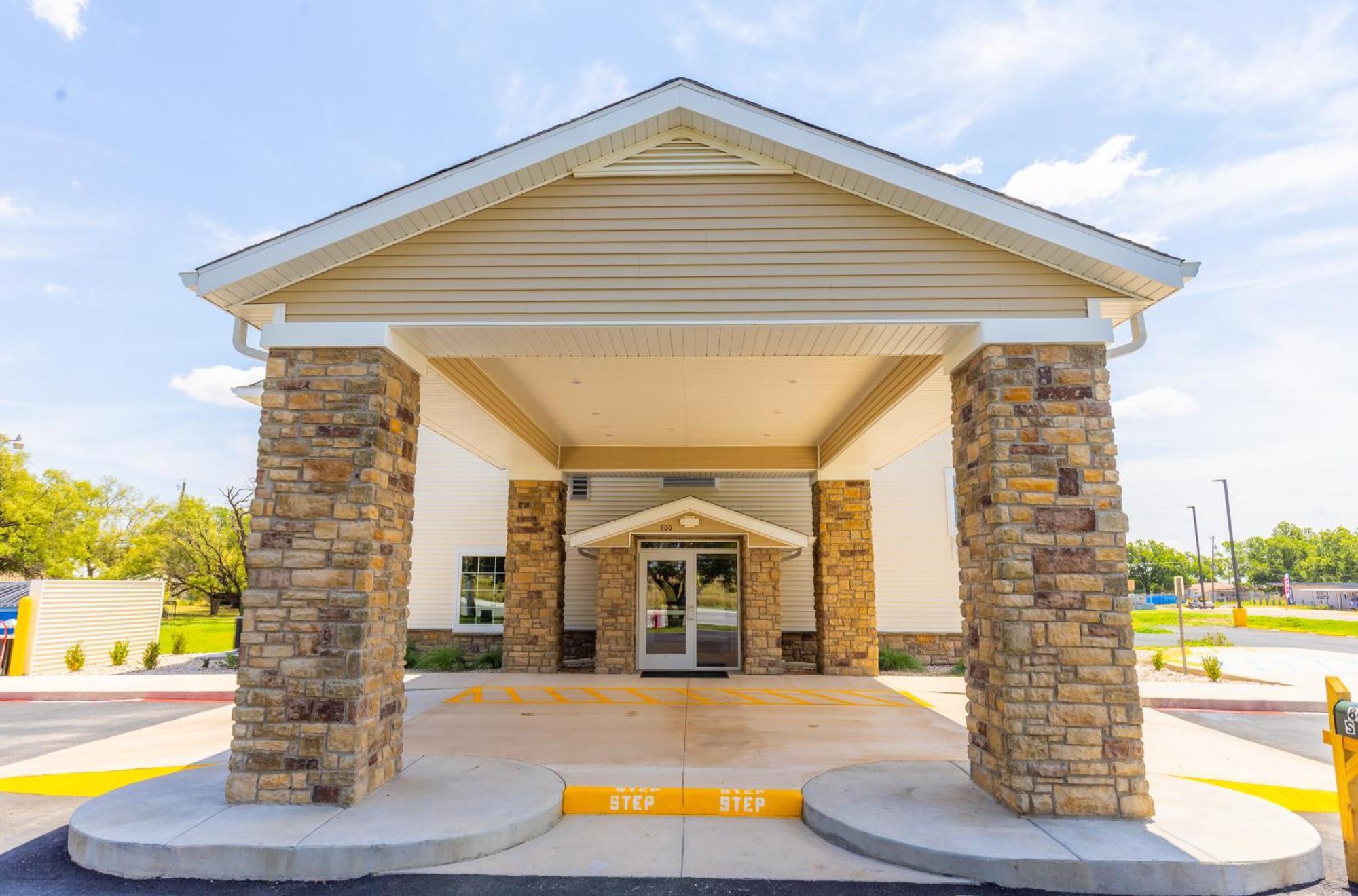 Cobblestone Inn & Suites - Winters Exterior photo