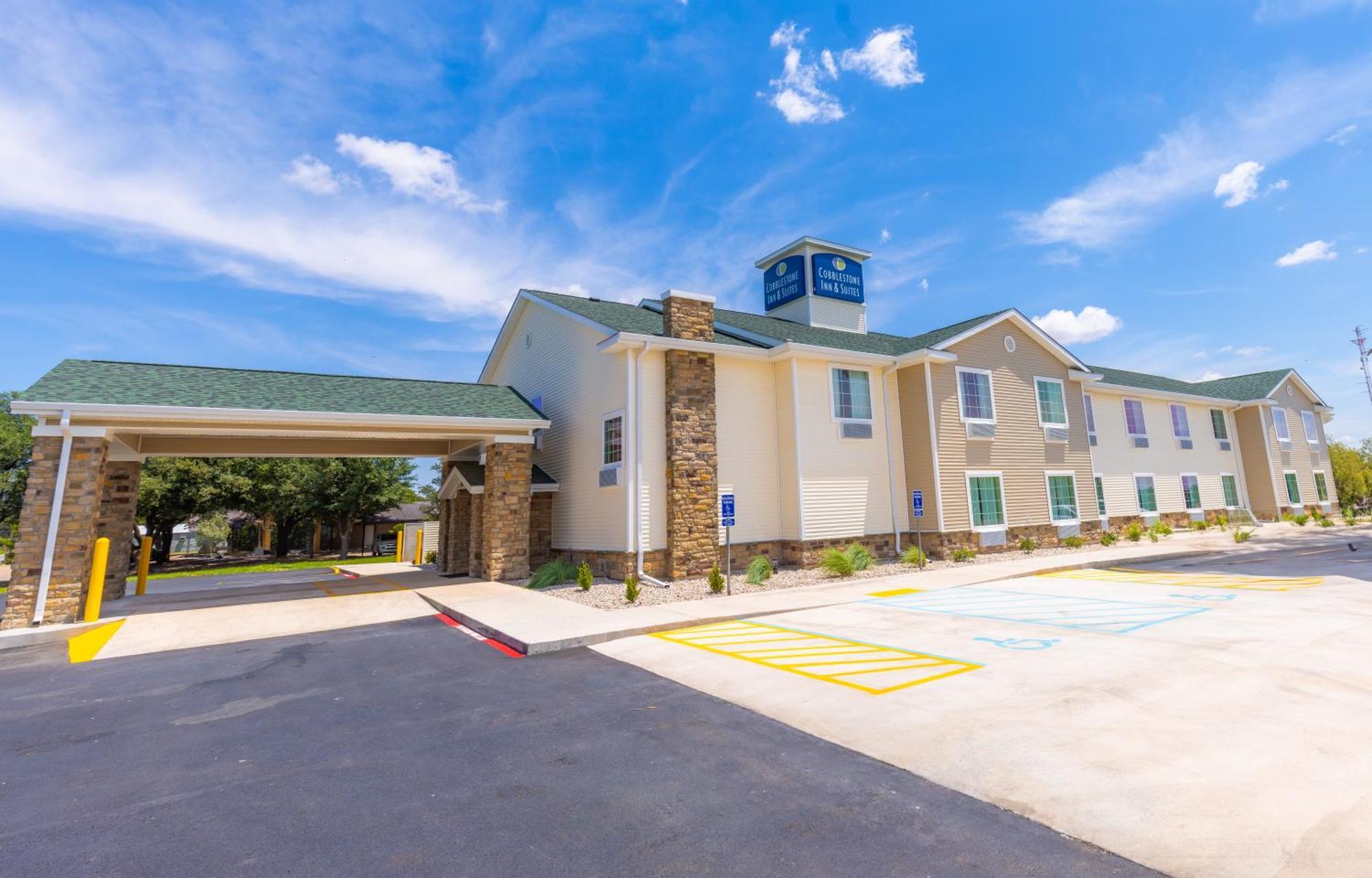 Cobblestone Inn & Suites - Winters Exterior photo